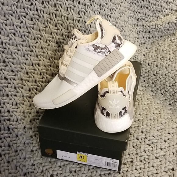 adidas nmd r1 womens white snakeskin